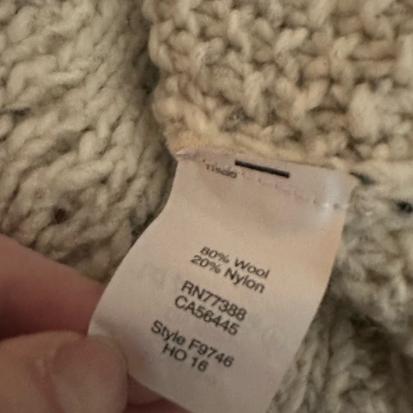 (8)MADEWELL•CableKnit•TurtleNeck•Sweater •80%wool 20%Nylon• Size Medium - Picture 2 of 9